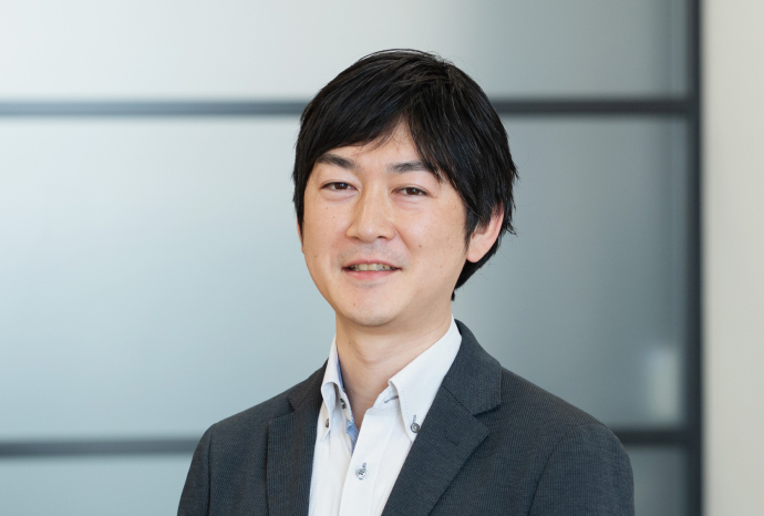 2011年入社　業務システム開発部　担当部長 D.Y.